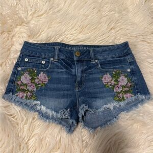 American Eagle Embroidered Shorts Size 2